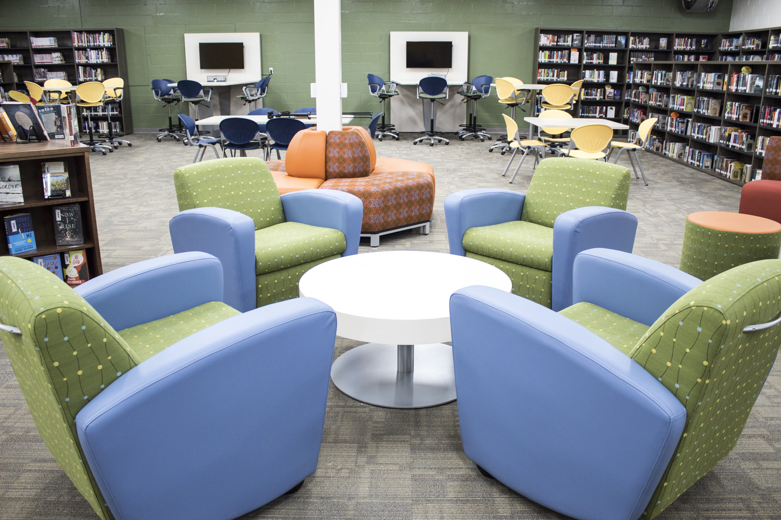 Library Reno Mobile Seat Lounges with Tble